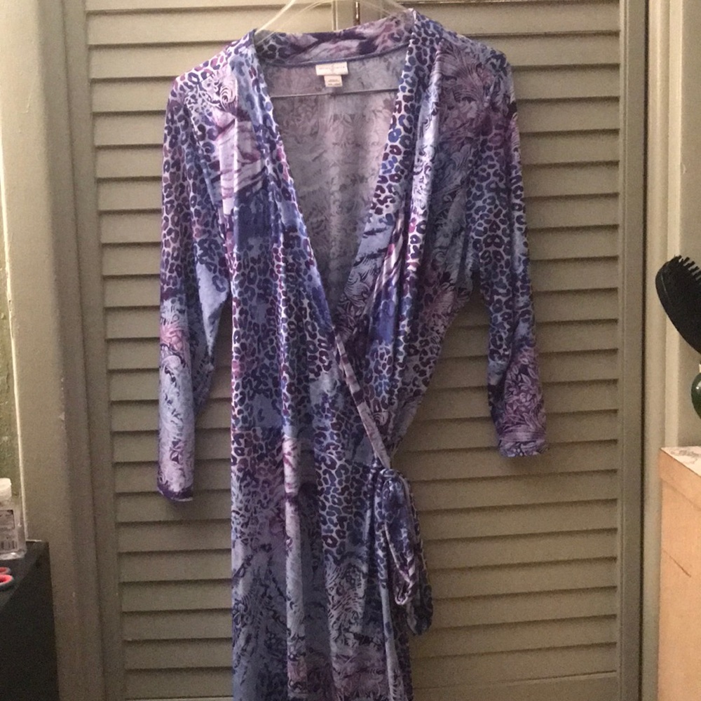 Jaclyn Smith colorful dress